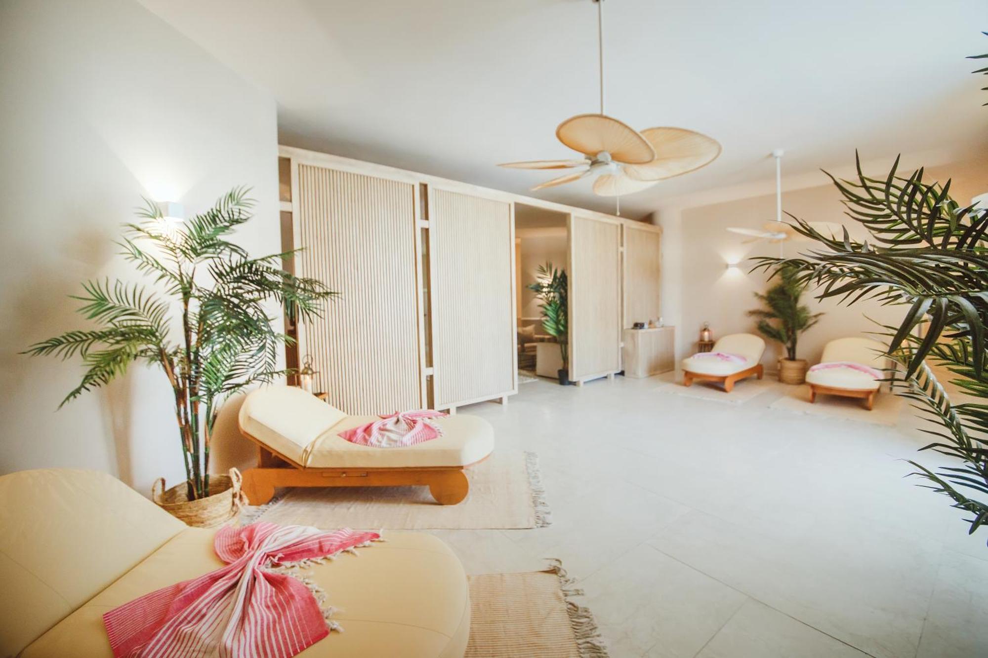 Stunning 2 Bedroom Holiday Home In 5-Star Resort Trikomo Екстериор снимка